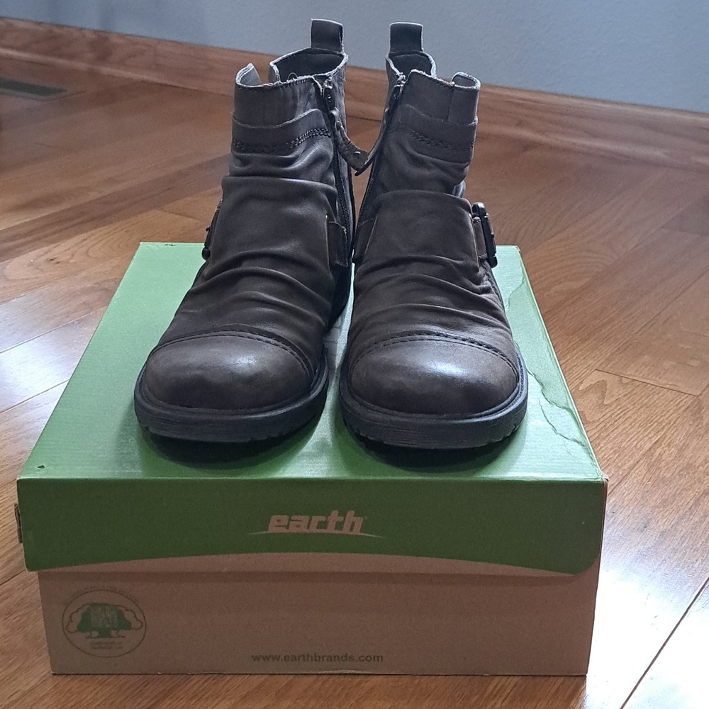 Earth Stone Ankle Boots - Gray Brown - Picture 8 of 8